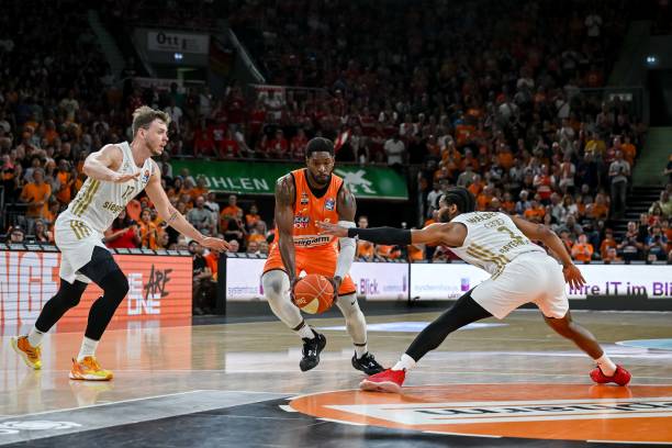 尤为明显 尤为明显