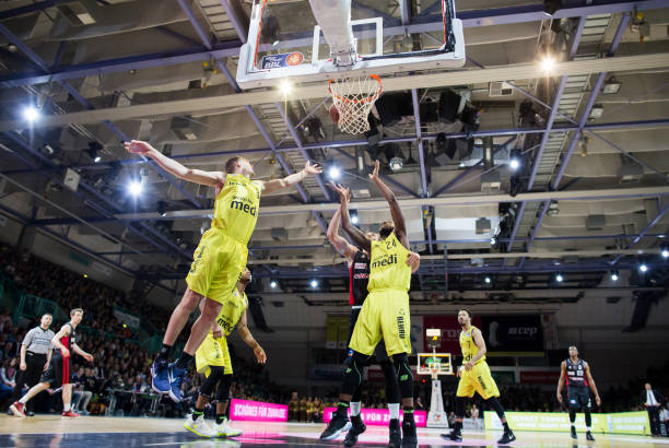 关键时刻不 关键时刻不